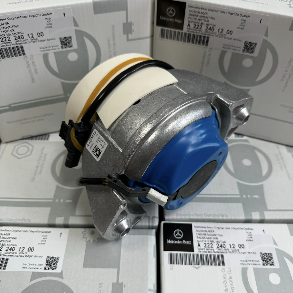 205/222/204/212/213/223 engine bracket