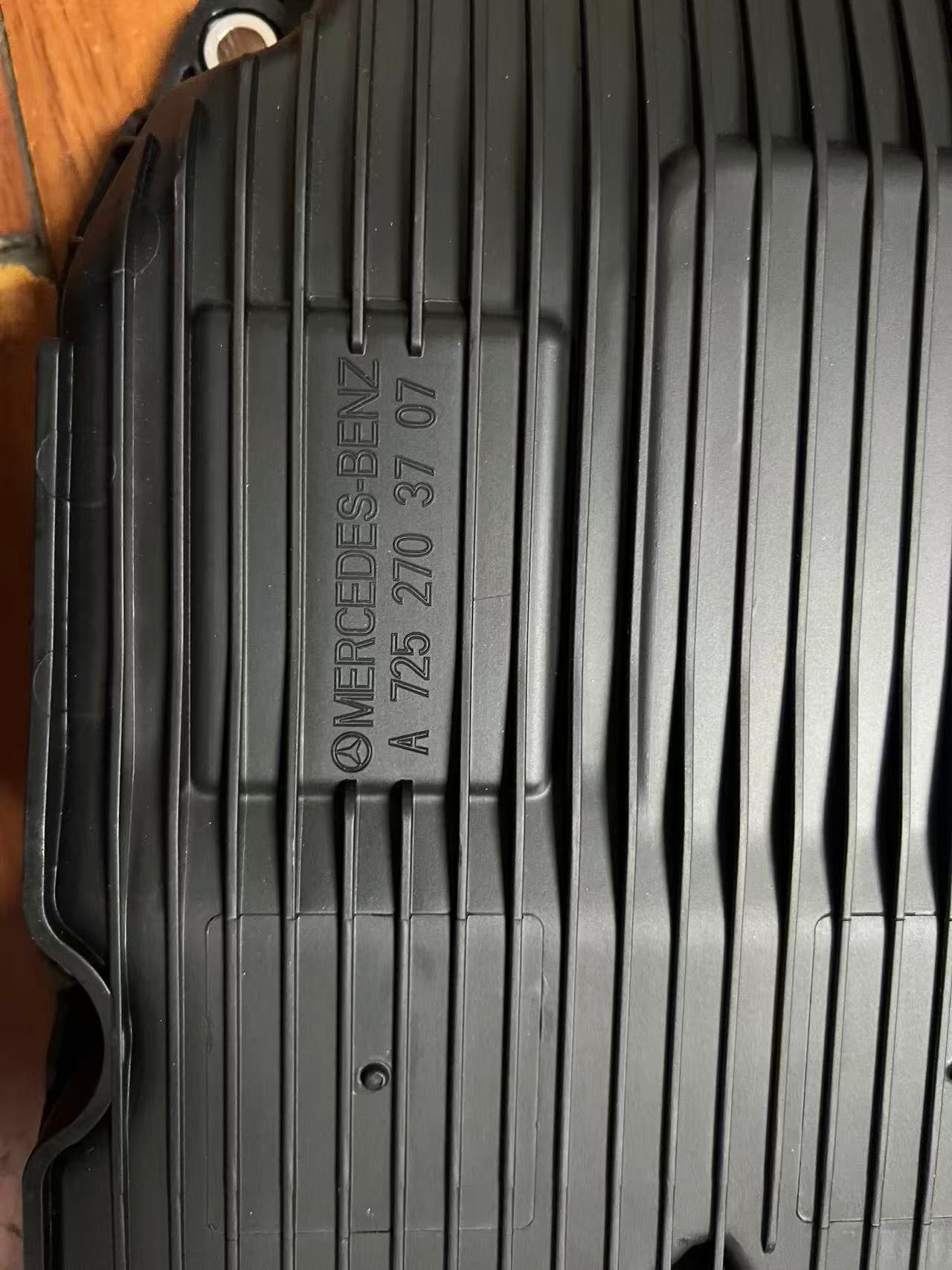 725 270 15 18/725 270 31 14/725 270 37 07 oil pan