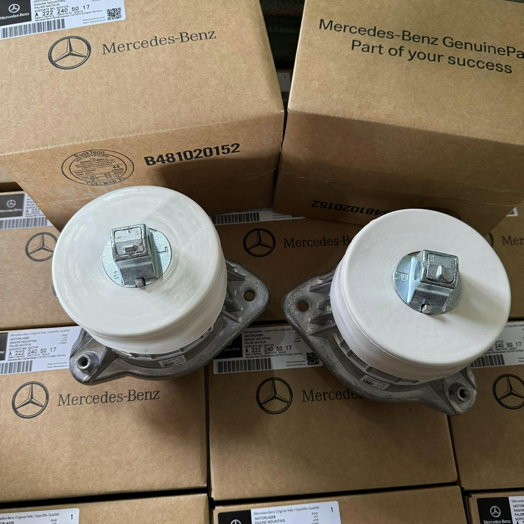 205/222/204/212/213/223 engine bracket