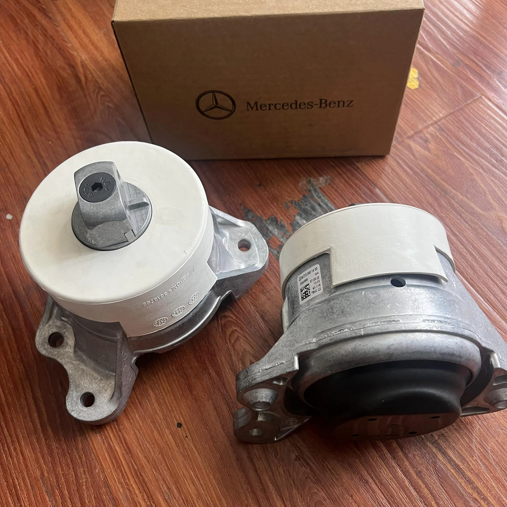 205/222/204/212/213/223 engine bracket