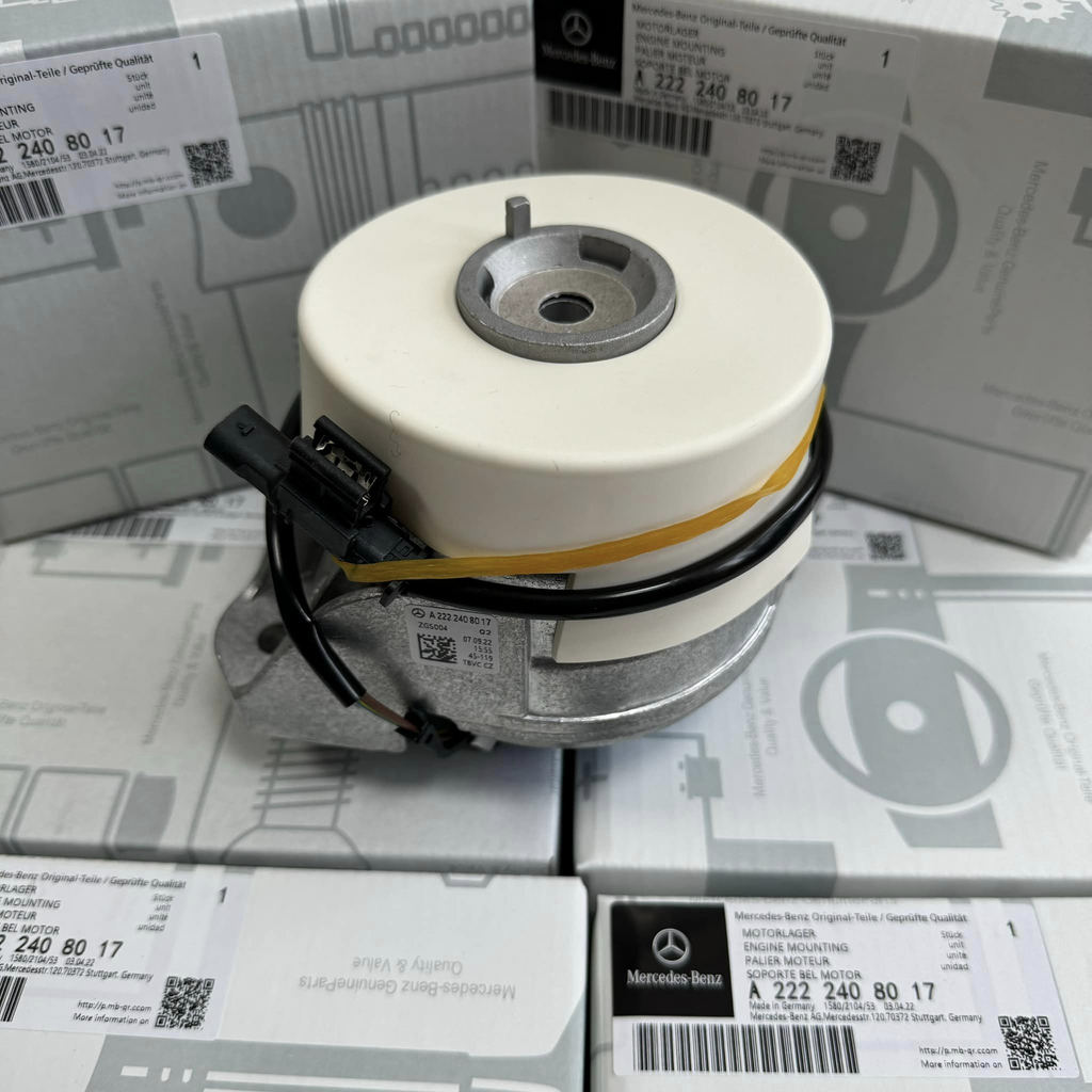 205/222/204/212/213/223 engine bracket