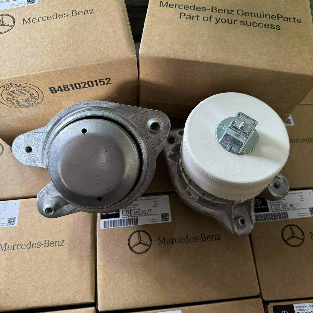 205/222/204/212/213/223 engine bracket